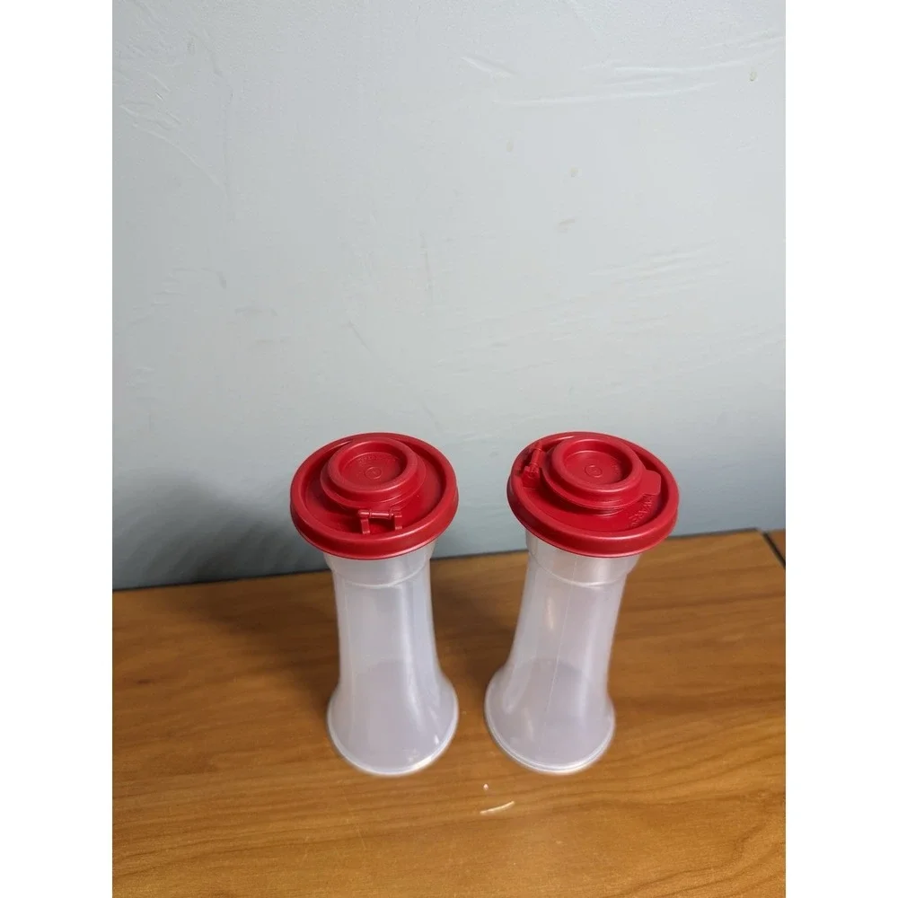 Tupperware large hourglass